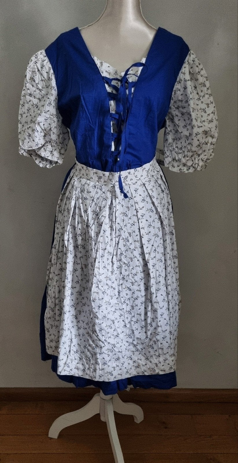 Complete Dirndl blauw/wit bloemenprint  42/44 oktoberfeest, Maat 42/44 (L), Ophalen of Verzenden, Kleding, Overige thema's