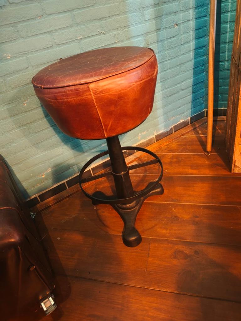Vintage Leren Barstoel, 1 kruk, Ophalen of Verzenden, 60 tot 90 cm