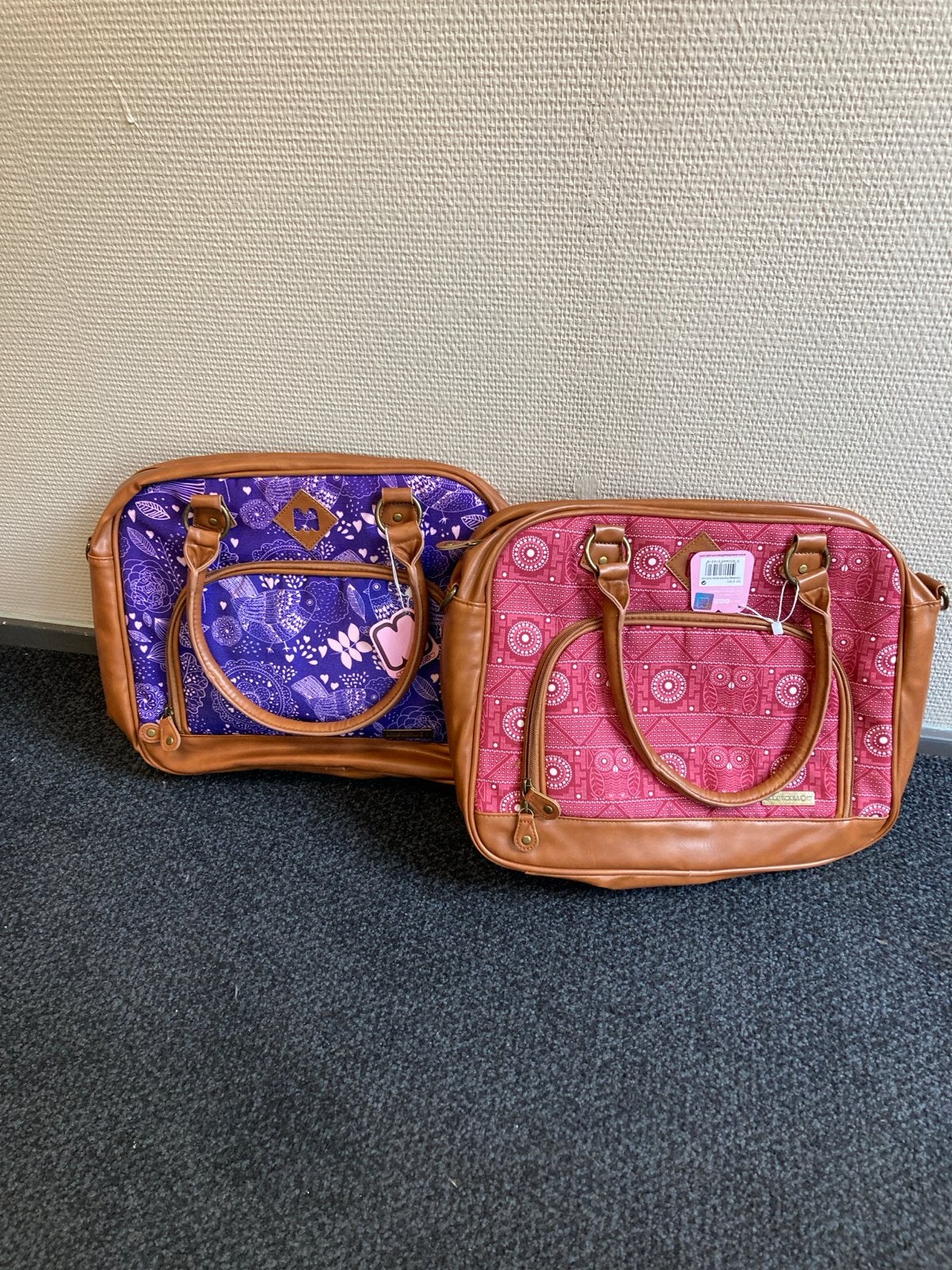 Partij van 6 stuks: 3 paarse en 3 roze tassen, Ophalen of Verzenden, Nieuw, Paars, Overige typen