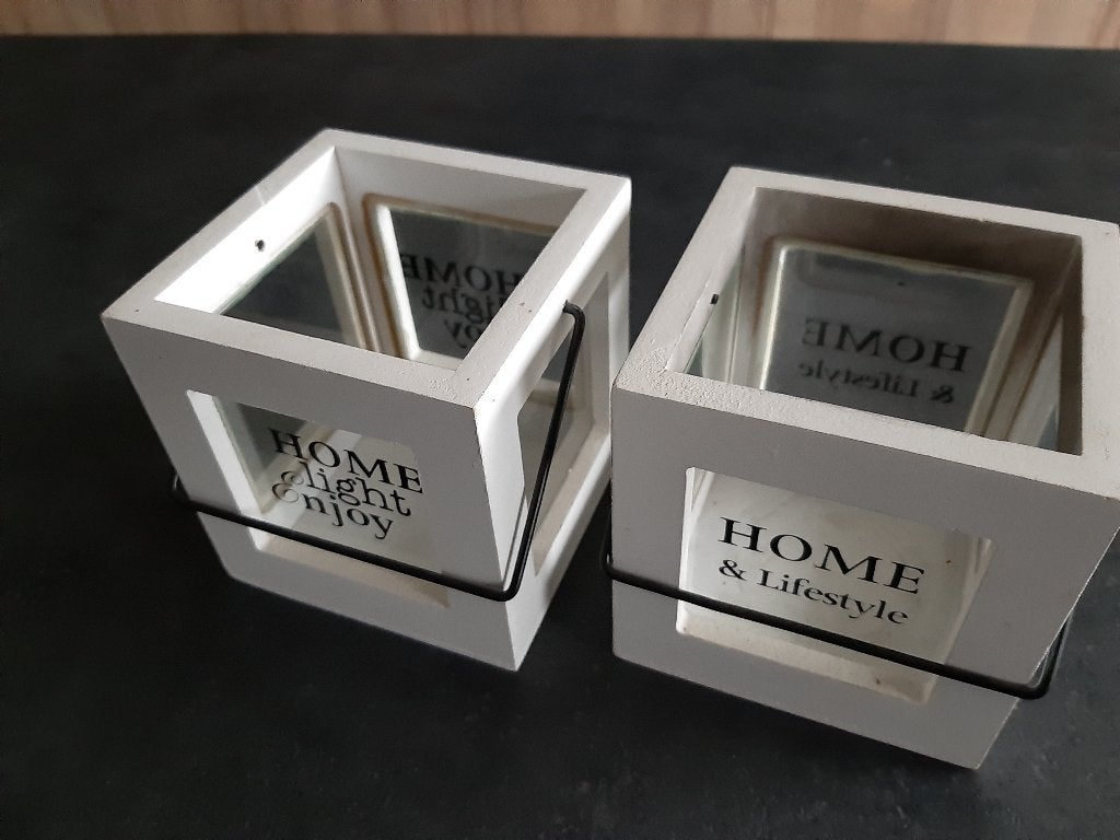 2 x waxinelichthouders - wit hout met glas - 10 x 10 cm., Wit, Ophalen of Verzenden, Zo goed als nieuw, Kandelaar