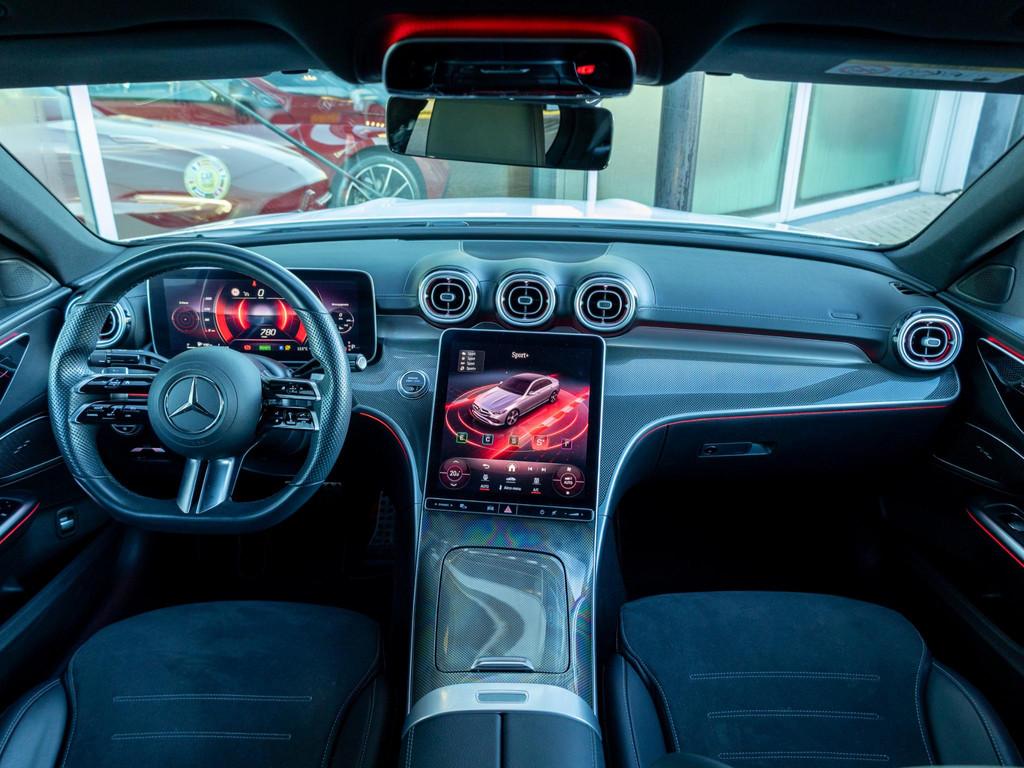 Mercedes-Benz C-Klasse Limousine 180 AMG Line, Auto's, Mercedes-Benz, Automaat, 4 cilinders, Leder en Stof, Wit