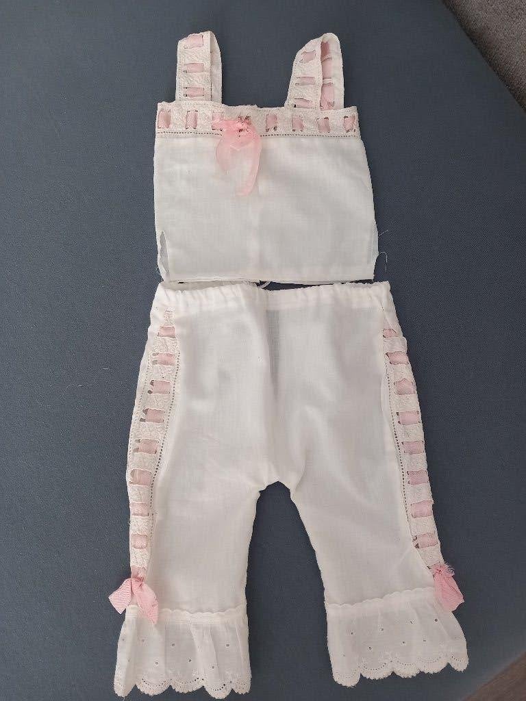Vintage poppen ondergoed hemdje + broekje., Verzamelen, Ophalen, Zo goed als nieuw, Kleertjes