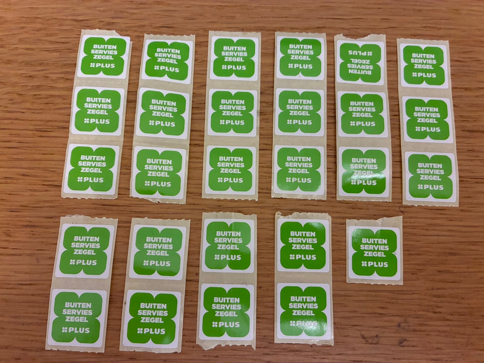 27 Buiten servies zegels Plus, Verzamelen, Supermarktacties, Plus, Ophalen