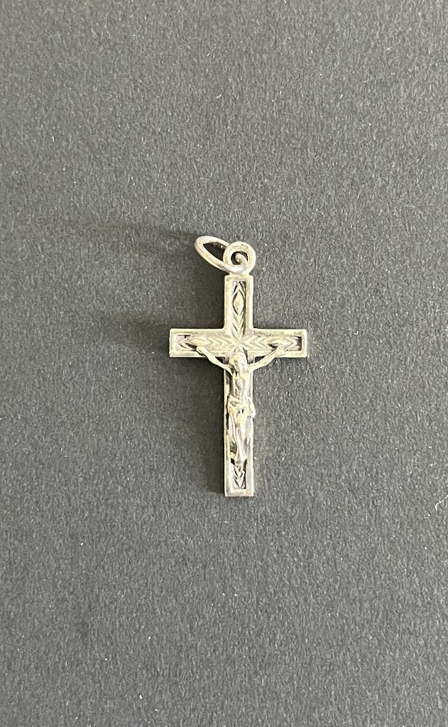 Zilveren kruisje met gedetailleerde Christusfiguur, Ophalen of Verzenden