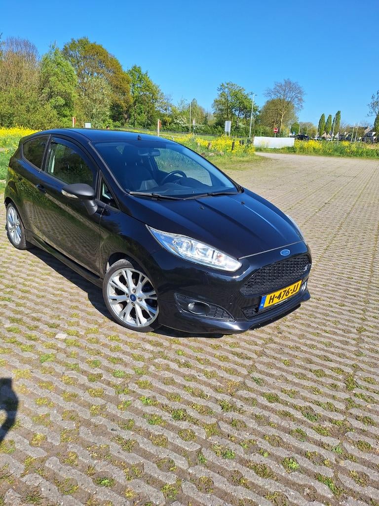 Ford Fiësta 1.0 92KW 5DR 2013 Zwart, Voorwielaandrijving, 125 pk, 40 €/maand, Zwart