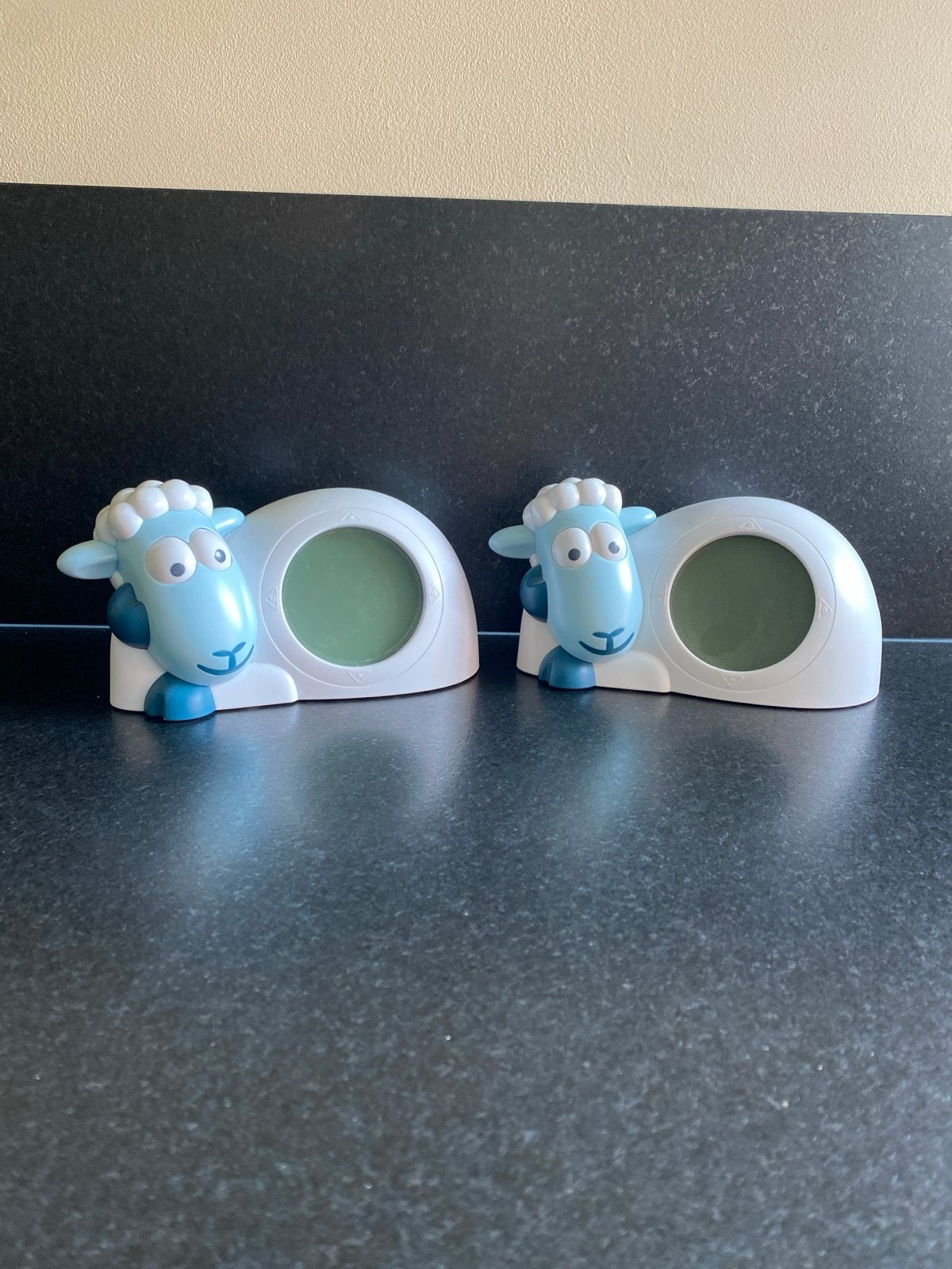 2x Zazu Schaap Sam Slaaptrainer Wekker Nachtlampje, Ophalen, Zo goed als nieuw, Digitaal, Wekker of Tafelklok