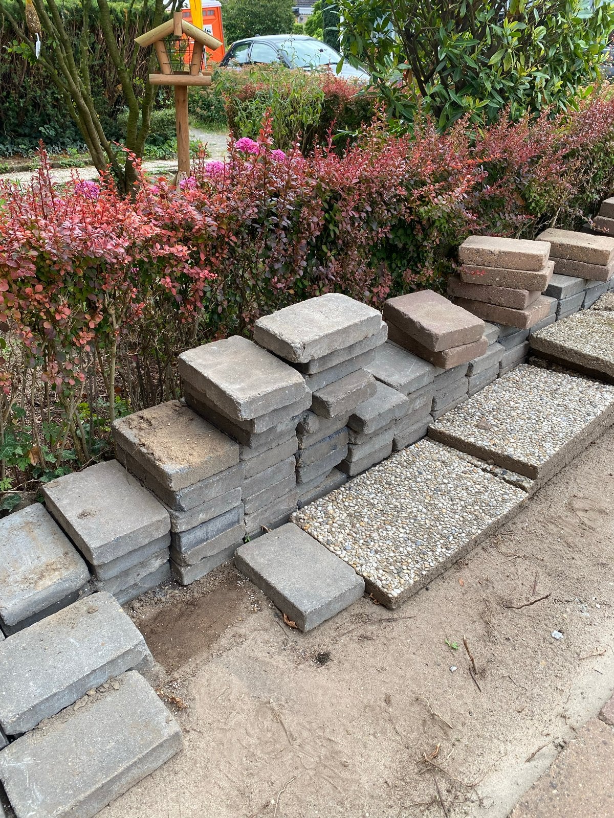 Gratis af te halen: 20x30x6 stenen en grindtegels, Ophalen, Gebruikt, Minder dan 5 m², Beton