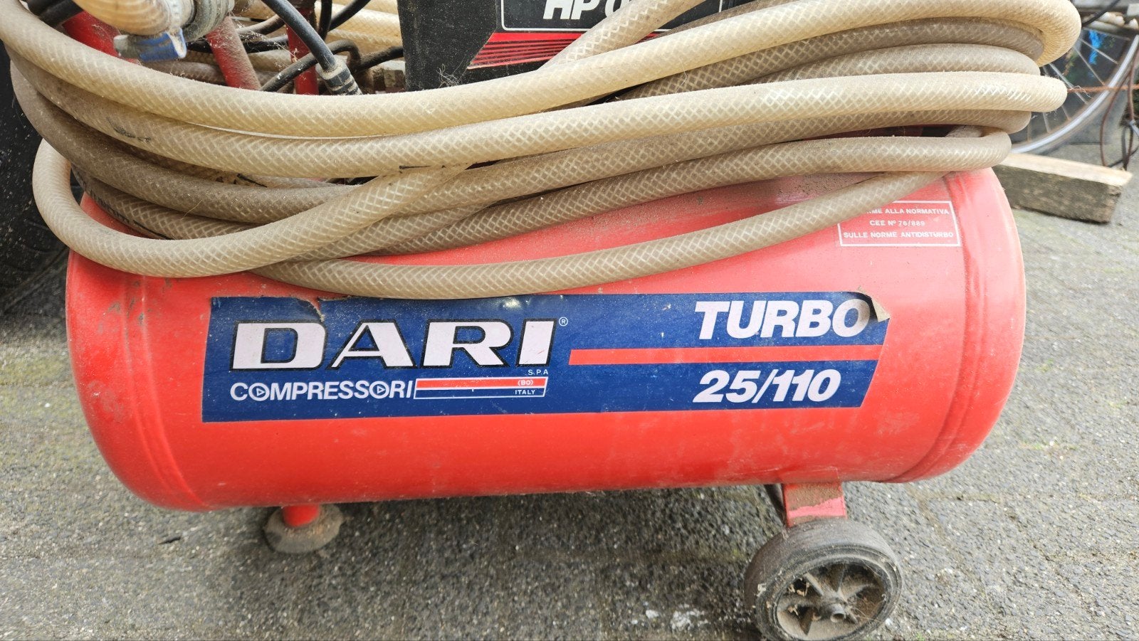 Dari 25/110 compressor met luchtslang., Minder dan 25 liter, Ophalen, Gebruikt, Minder dan 200 liter/min