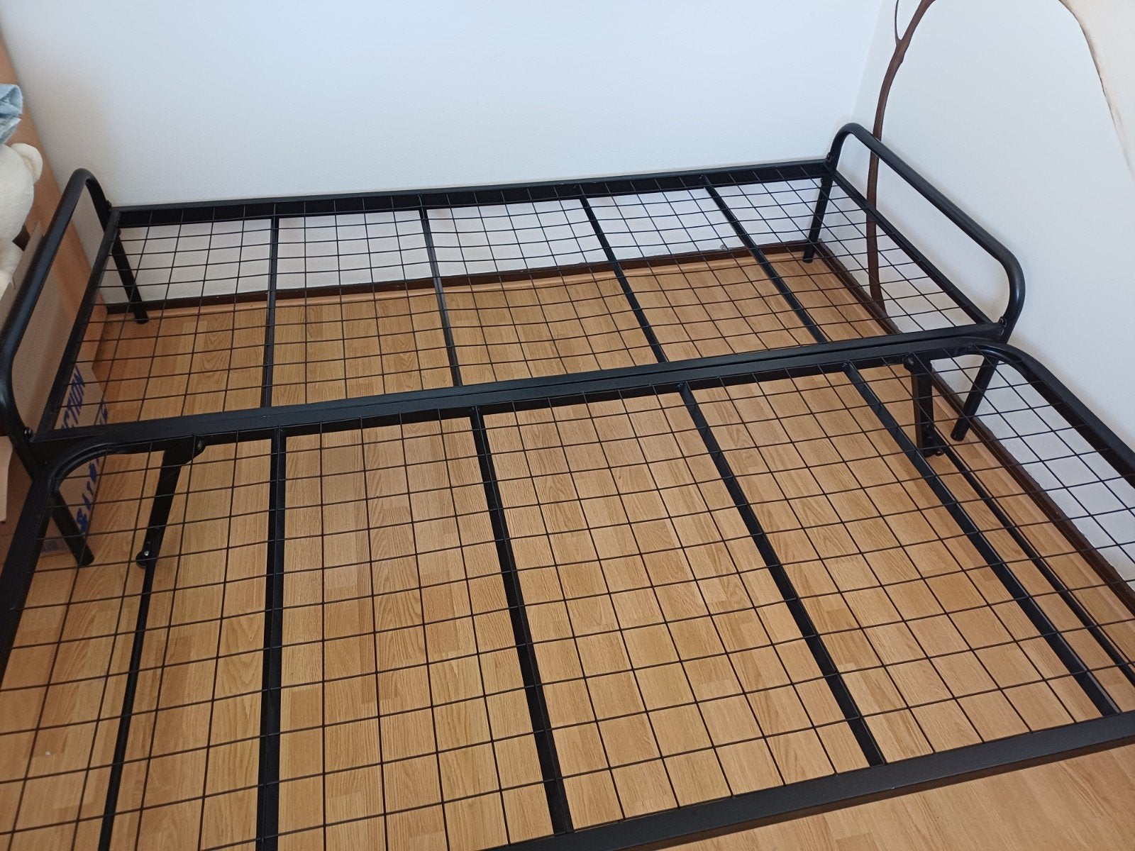Uitschuifbaar bedframe - Ideaal voor logeerkamer, Verstelbaar, 90 cm, Zwart, Modern, Functioneel