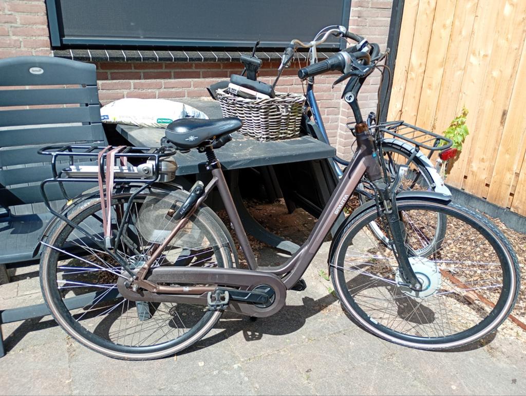 Elektrische fiets (motor defect) + oude fiets, Gebruikt, Goederen, Elektrisch, Ophalen