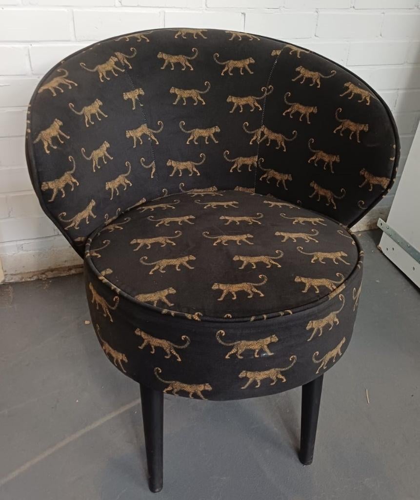 Woood stoel met panter print / luipaard print, Huis en Inrichting, Ophalen, Gebruikt, Zwart, Eén