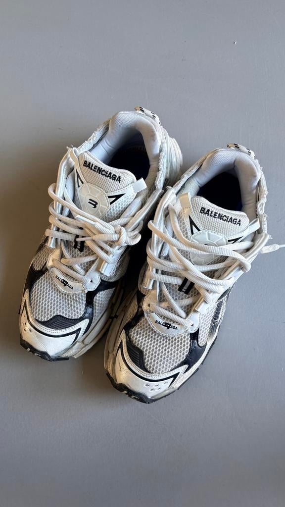 Balenciaga runners, Zwart, Ophalen of Verzenden, Sneakers of Gympen, Gedragen