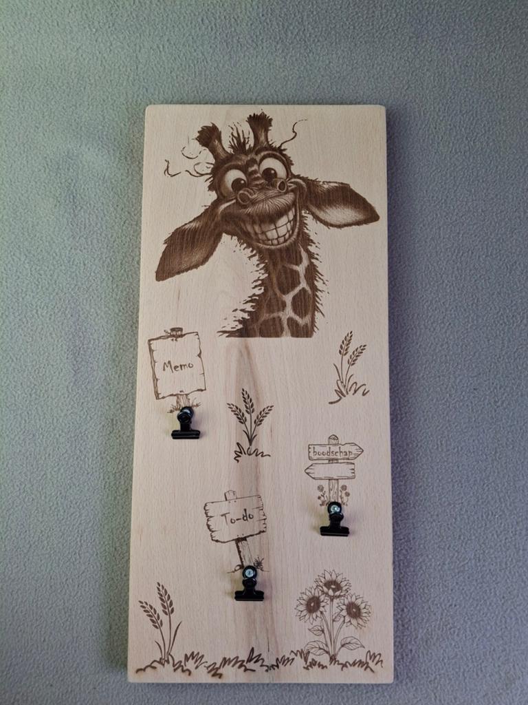 Houten memobord met giraffe en klemmetjes, Ophalen of Verzenden, Zo goed als nieuw, Overige typen