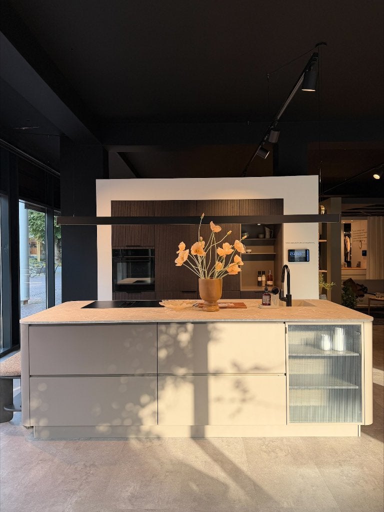 showroom keuken KVIK MANO MOCHA / CORISA, Bruin, Overige typen, Nieuw, Ophalen of Verzenden