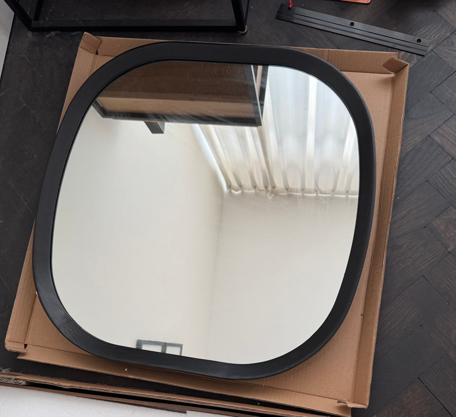 Nieuwe spiegel 60cm, massief eikenhout frame, zwart gebeitst, Ophalen, Nieuw, Overige vormen, 50 tot 75 cm