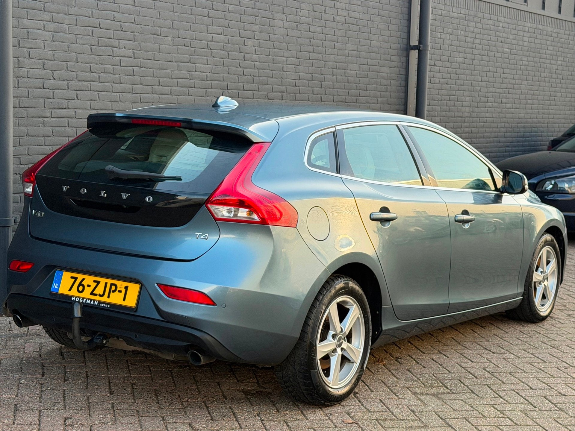 Volvo V40 1.6 T4 Summum MOTOR KAPOT! EXPORT, Auto's, Voorwielaandrijving, Stof, Gebruikt, Beige