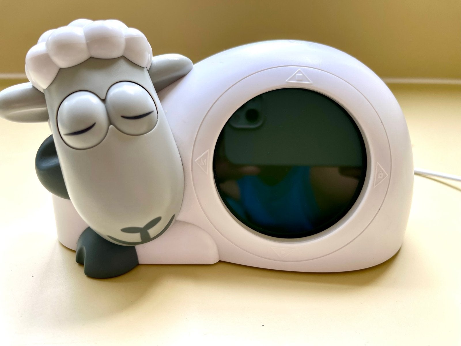 Zazu Sam Slaaptrainer Schaap Kinderwekker - top staat, Huis en Inrichting, Woonaccessoires | Klokken, Ophalen, Met verlichting