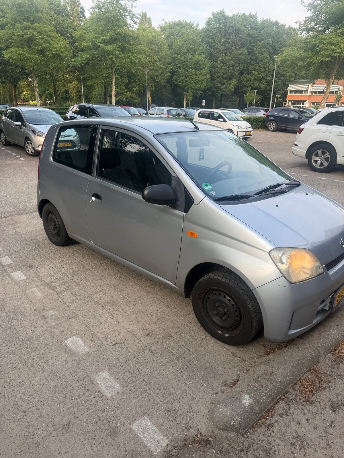 Daihatsu Cuore 1.0 3D 2004 Grijs *ZUNIG BEGINNERS AUTO*, 600 kg, 18 €/maand, Cuore, 989 cc