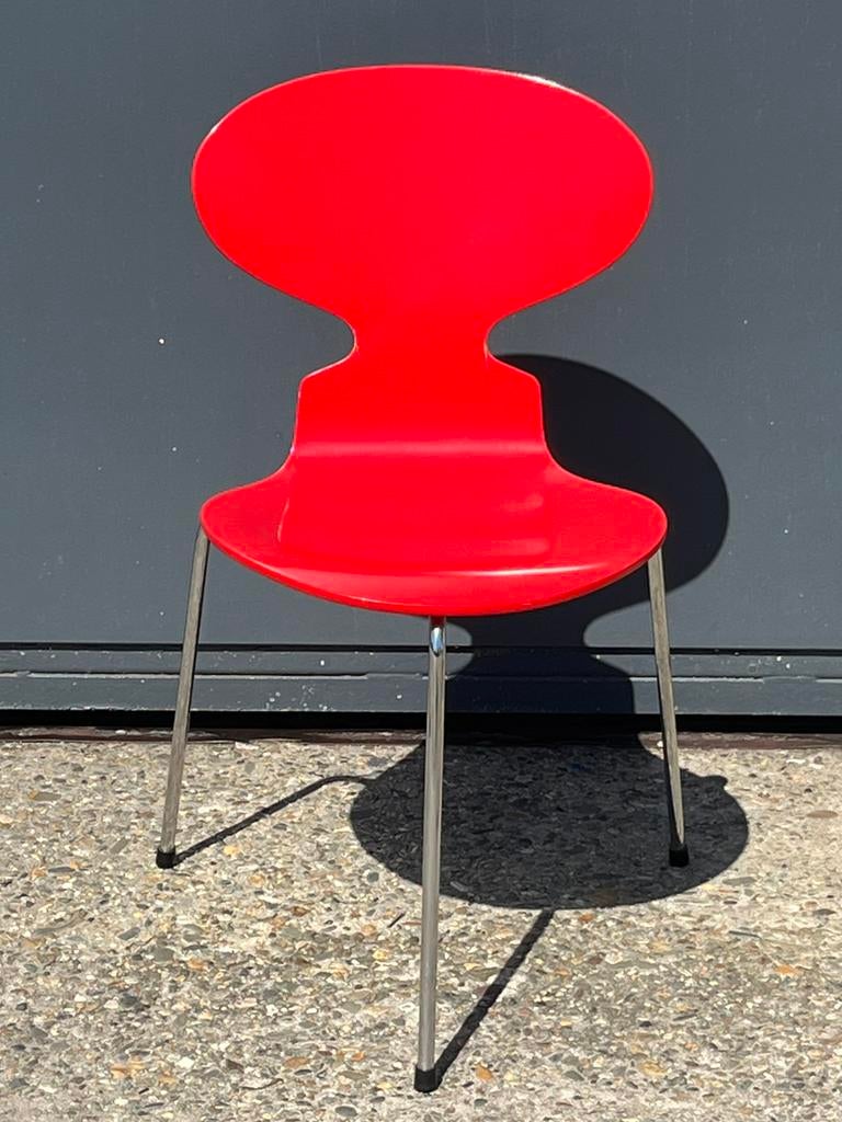 Arne Jacobsen Stoel Mod. 3100, Huis en Inrichting, Stoelen, Gebruikt, Ophalen of Verzenden, Eén, Rood