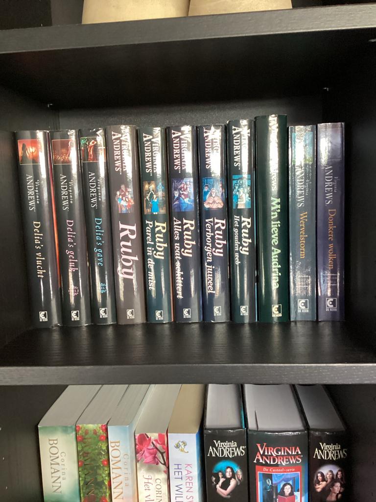 Grote collectie Virginia Andrews boeken - Diverse series, Ophalen of Verzenden, Zo goed als nieuw