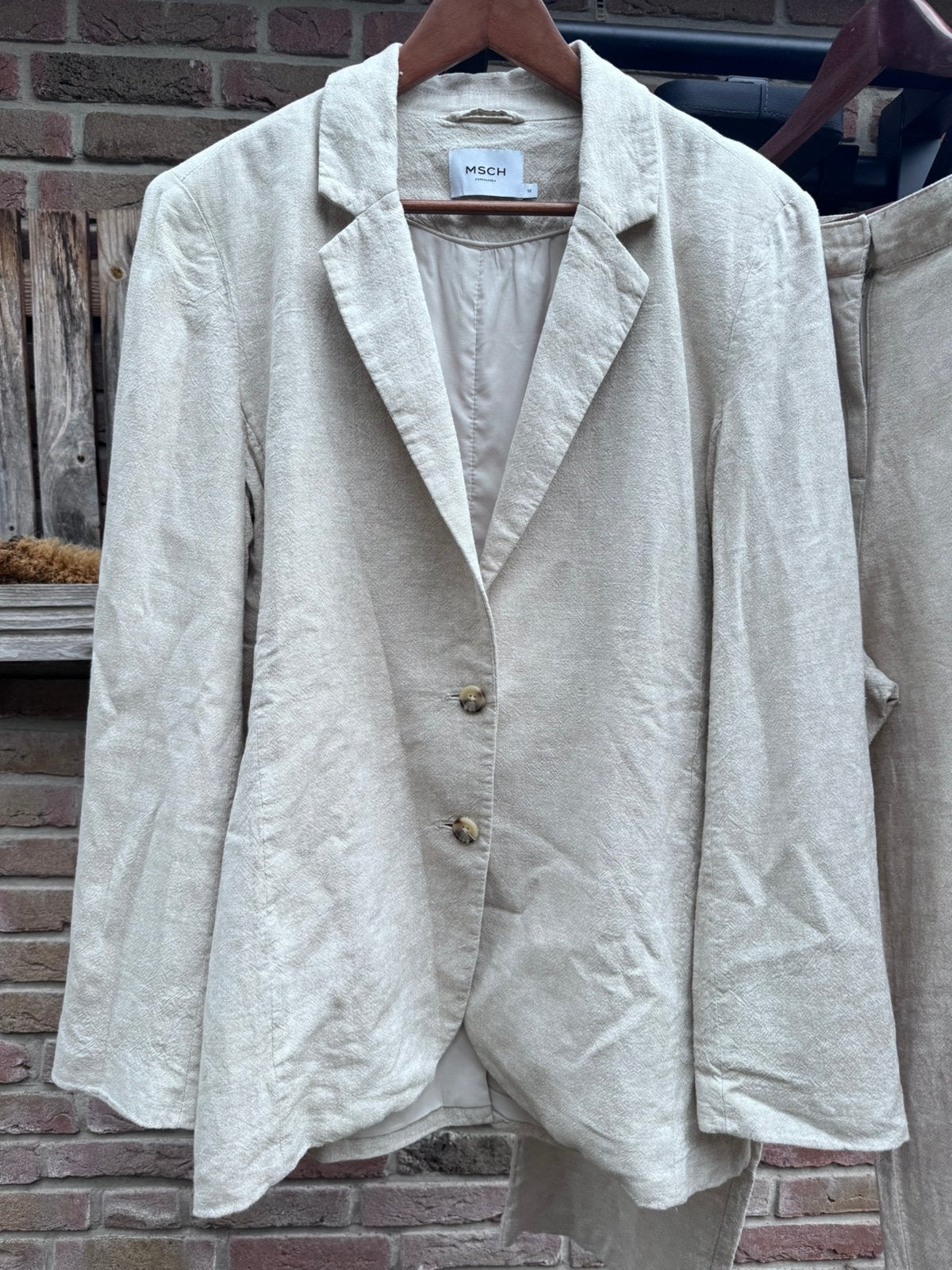 Msch Ginia blazer en pantalon M, Kleding | Dames, Maat 38/40 (M), Kostuum of Pak, Beige, Ophalen of Verzenden