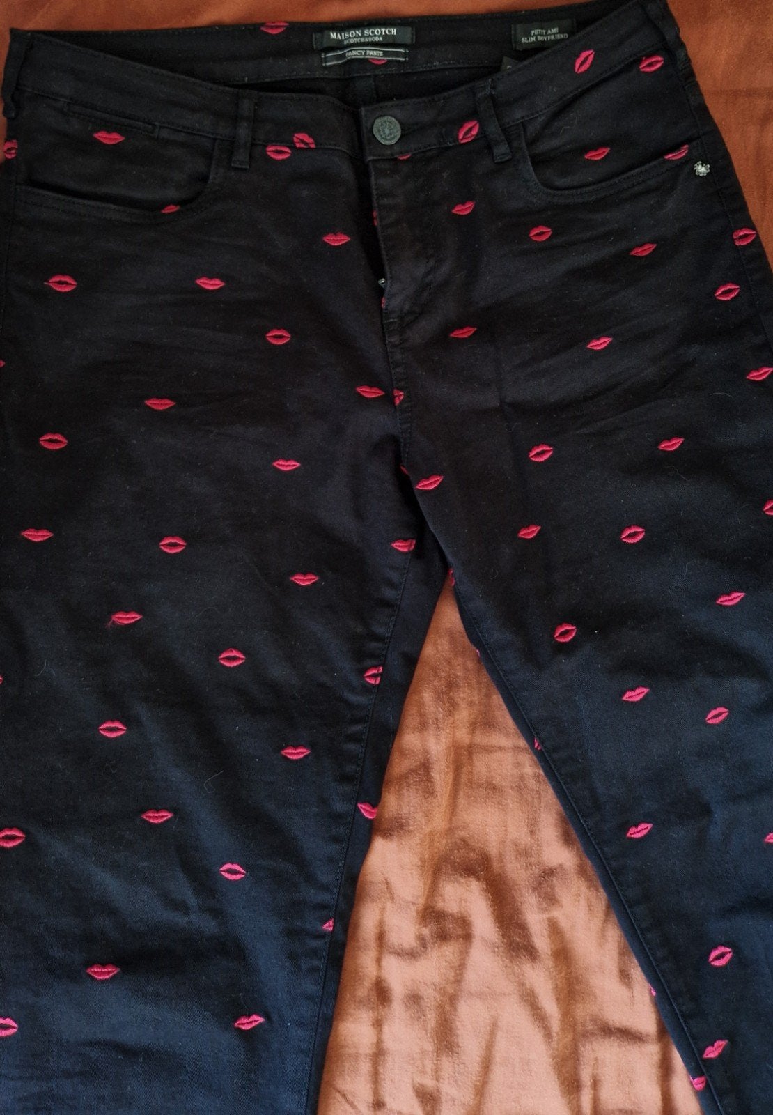 Maison Scotch zwarte jeans met rode lippen borduursel, Zwart, Zo goed als nieuw, Maat 36 (S), Lang