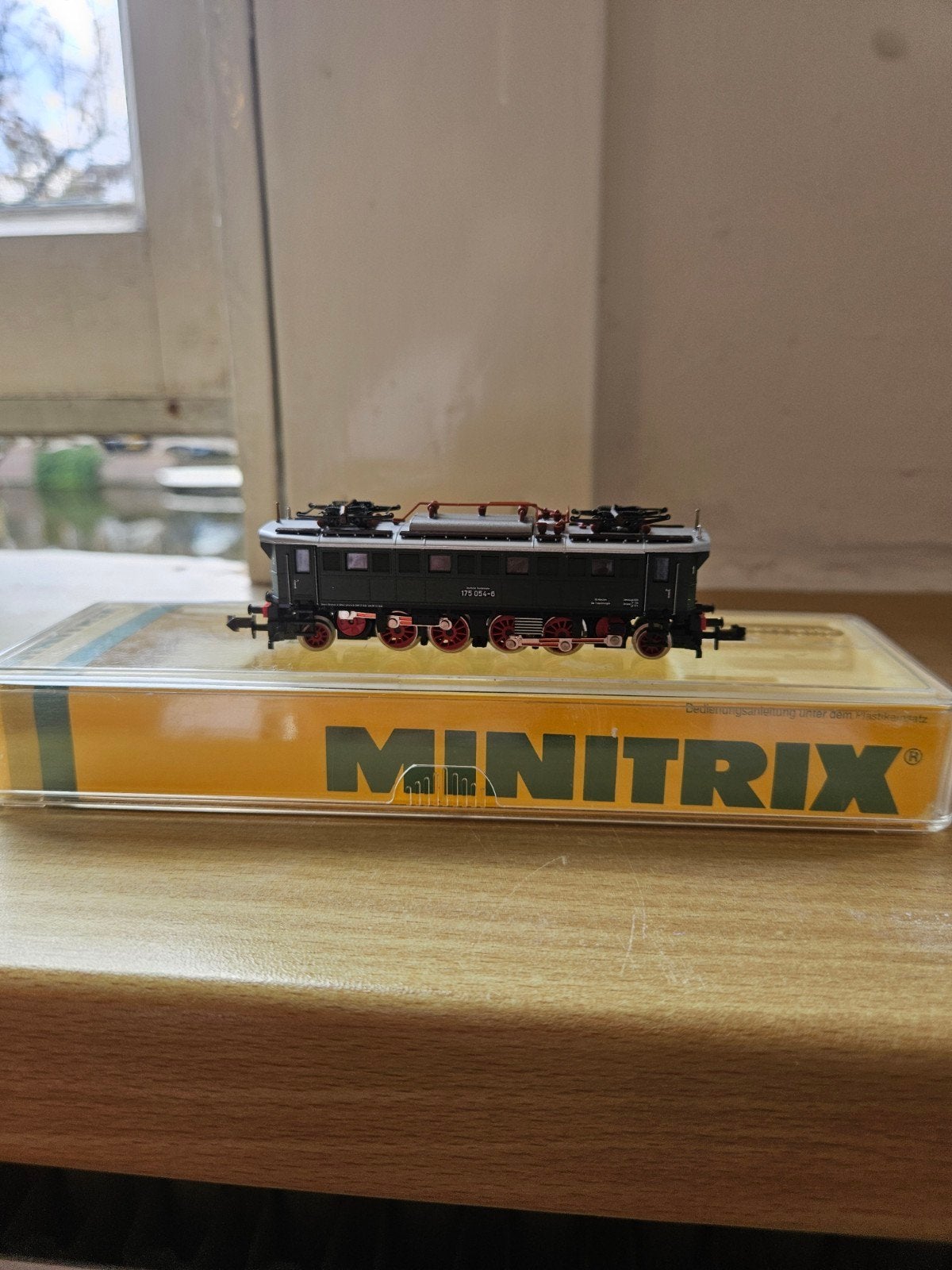 Minitrix Locomotief 175 054-9 - Zo goed als nieuw, Hobby en Vrije tijd, Ophalen of Verzenden, Zo goed als nieuw, Analoog, Gelijkstroom