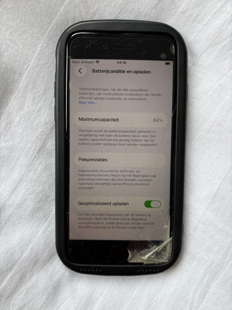 Goedwerkende Iphone 2022 SE met valschade, Telecommunicatie, Mobiele telefoons | Apple iPhone, Gebruikt, Verzenden, Zwart, 64 GB
