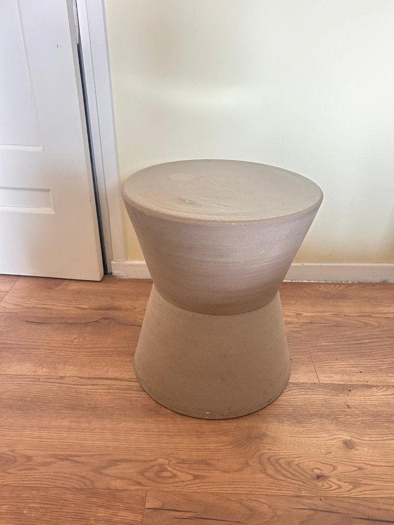 Serax Pawn – Beige keramieken bijzettafel / zuil, Overige materialen, Minder dan 55 cm, Gebruikt, Rond