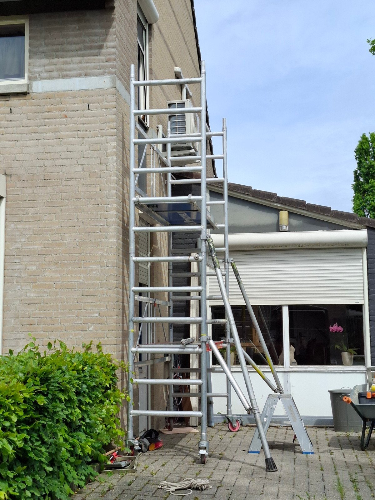 Rolsteiger te huur, Doe-het-zelf en Verbouw, Steigers, Ophalen, Rolsteiger of Kamersteiger, 5 meter of hoger