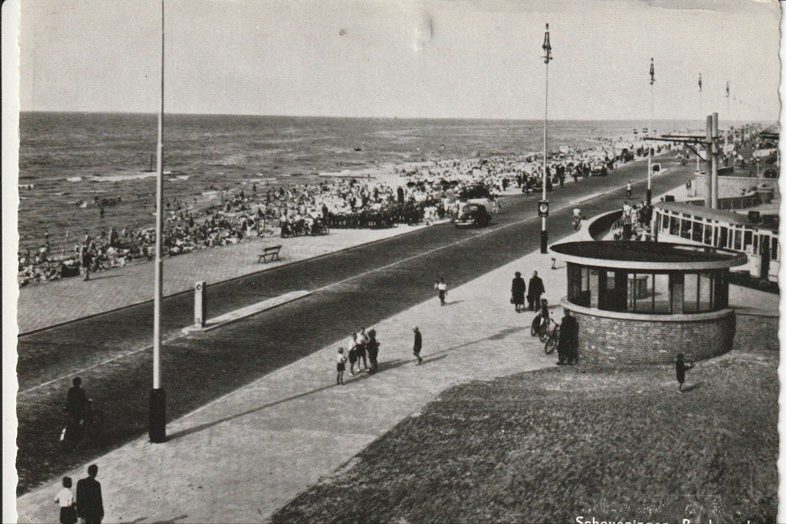 SCHEVENINGEN BOULEVARD ZEE STRAND KIOSK EINDHALTE HTM TRAM, Ophalen of Verzenden, 1940 tot 1960, Gelopen, Zuid-Holland
