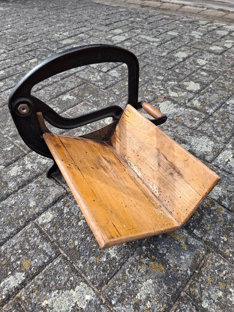 antieke broodsnijmachine, Antiek en Kunst, Ophalen