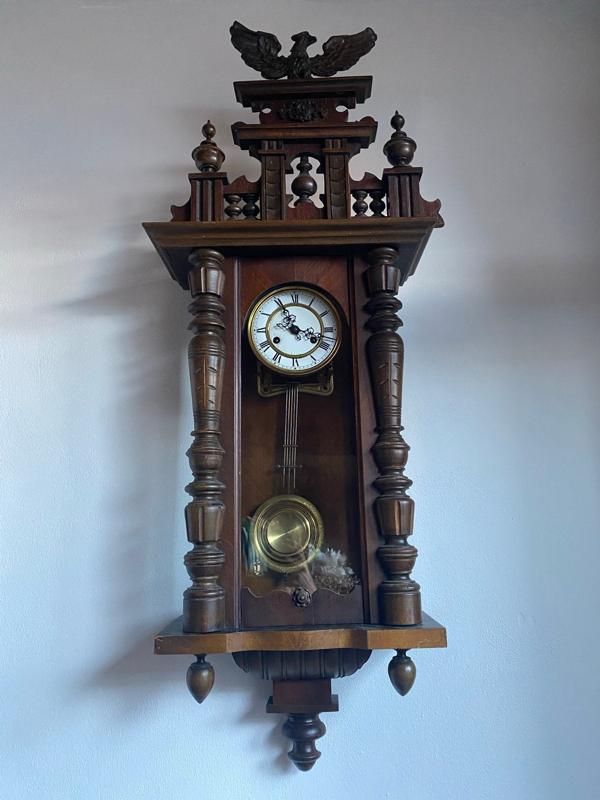 Antieke wandklok met adelaar - 107 cm hoog, Antiek en Kunst, Ophalen of Verzenden