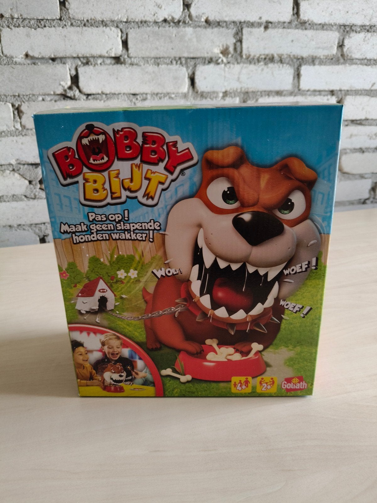 Bobby Bijt - Pas op! Maak geen slapende honden wakker!, Drie of vier spelers, Ophalen, Nieuw, Goliath