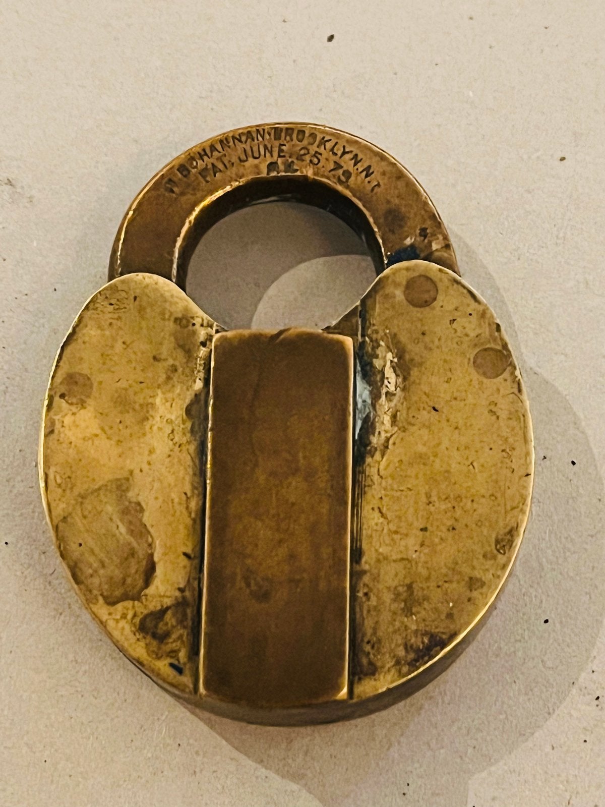 Antiek W. Bohannan hangslot, Brooklyn N.Y. (1879), Ophalen of Verzenden, Gebruikt, Koper of Messing, Slot