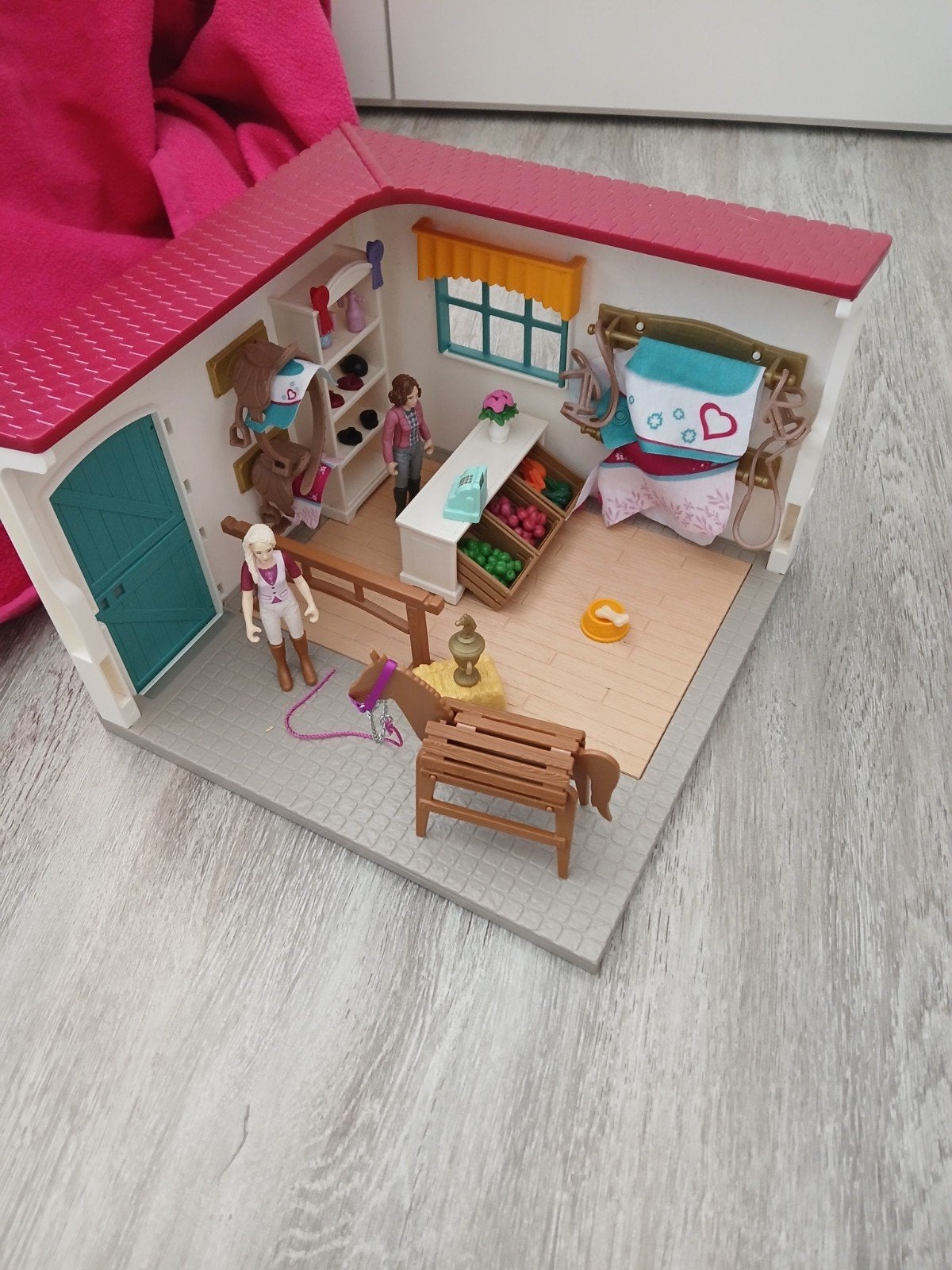 Schleich Paarden Shop met veel accessoires (zonder dieren), Verzamelen, Speelgoed, Ophalen, Zo goed als nieuw