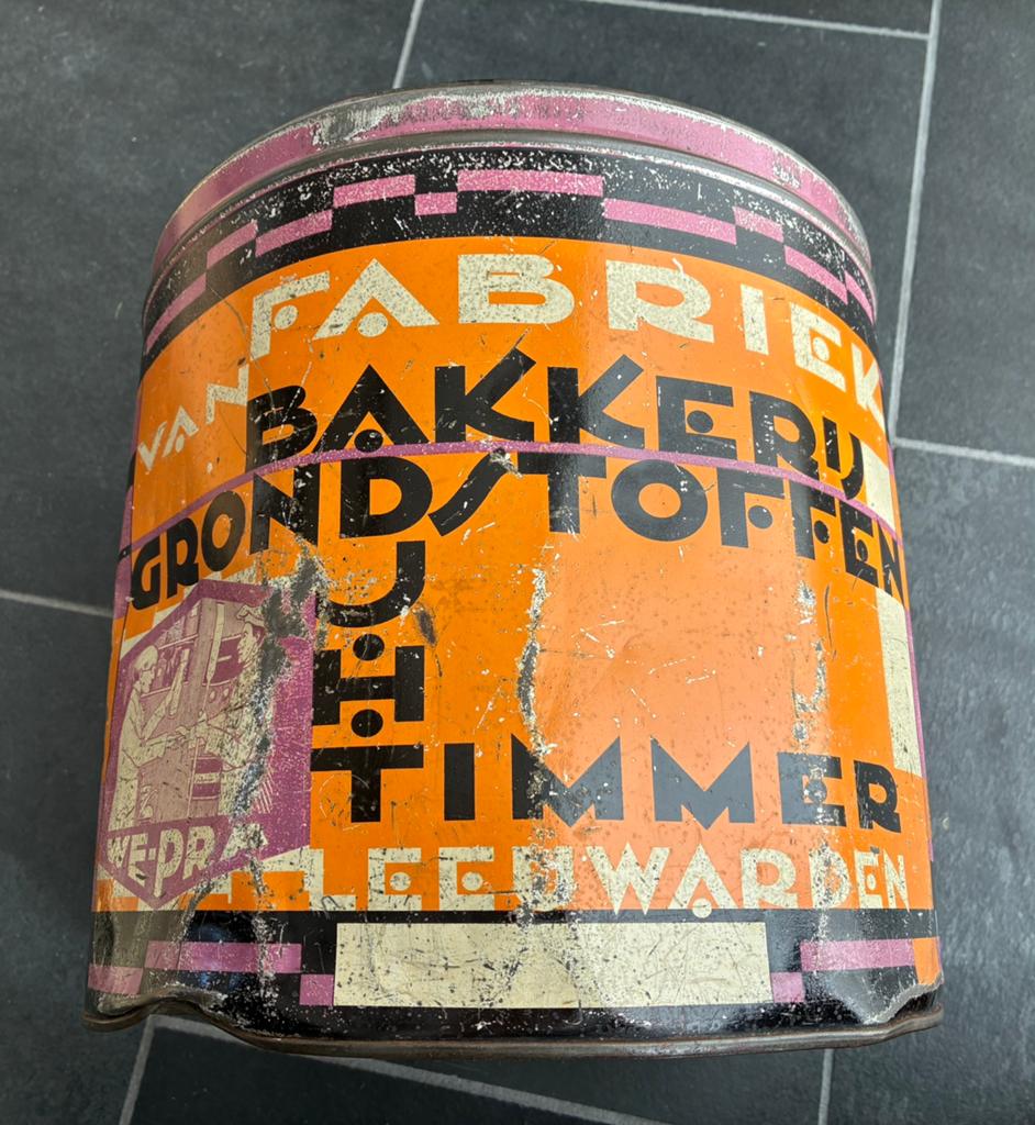 Zeldzame Art Deco trommel  bakkerij Timmer, Leeuwarden, Verzamelen, Blikken, Ophalen of Verzenden, Gebruikt, Overige, Overige merken