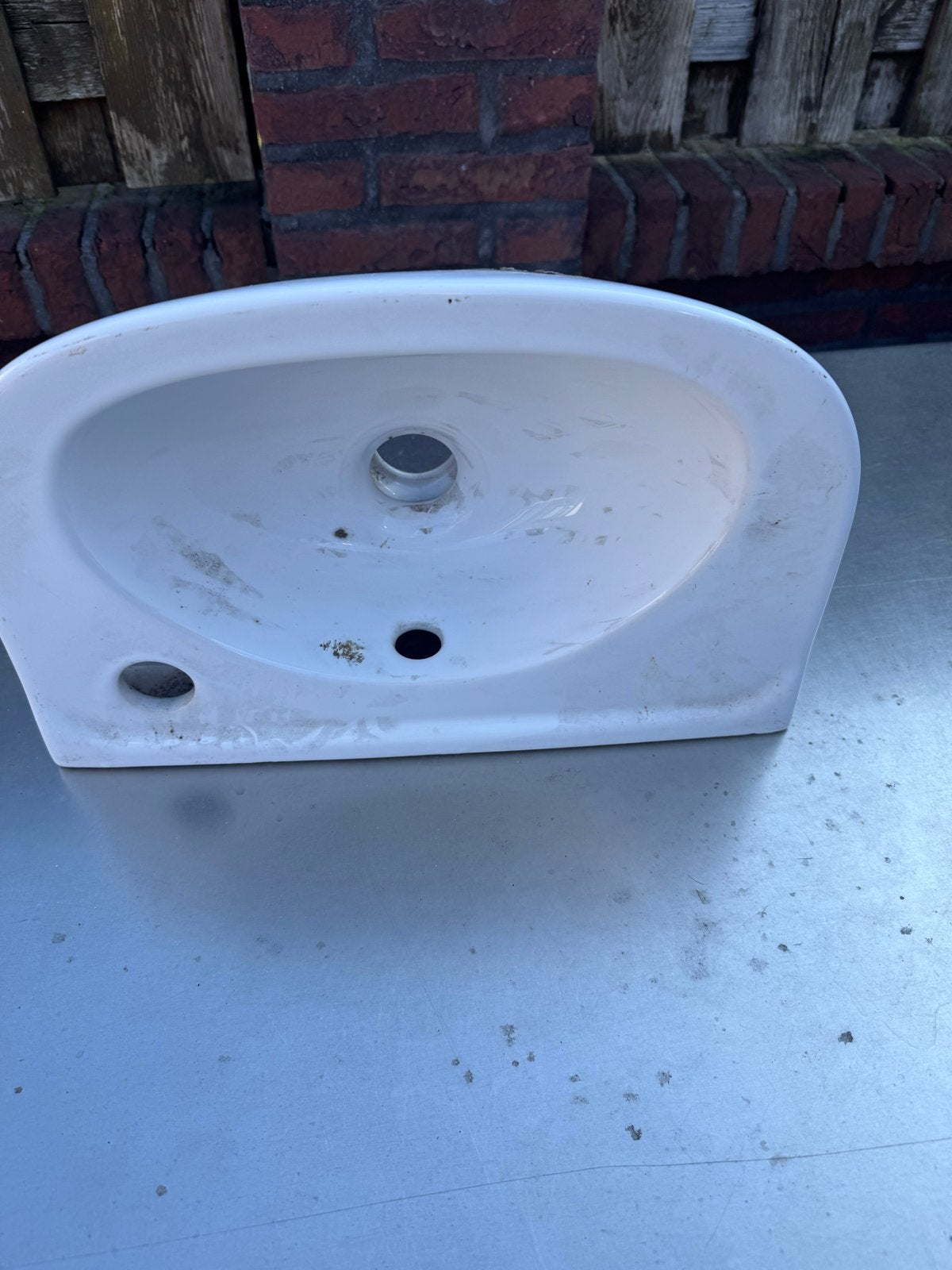 Wastafel wit, 40 cm breed2kranen, Ophalen of Verzenden, Gebruikt, Wastafel