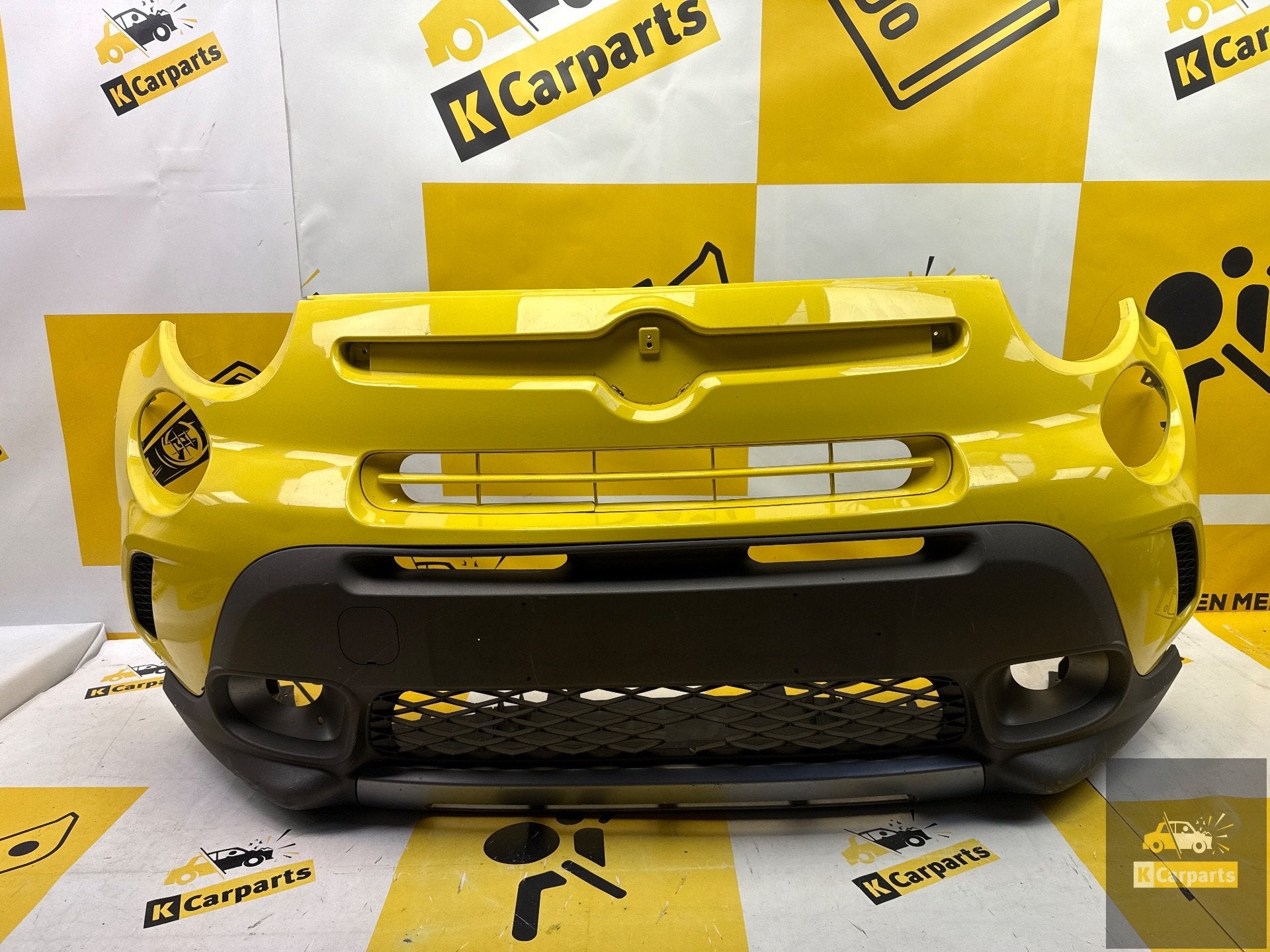 Fiat 500L Voorbumper Origineel Compleet 735570809 bumper