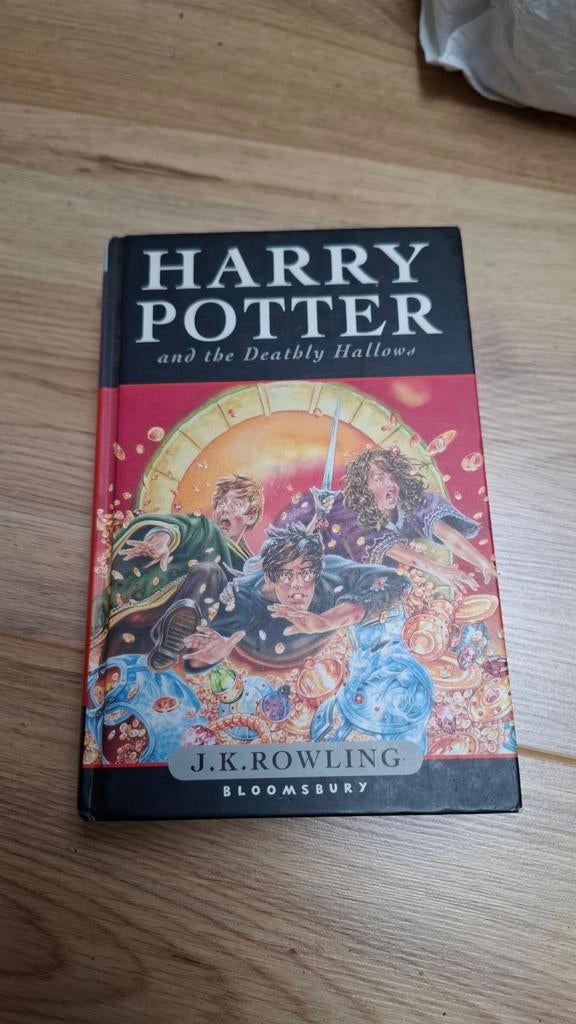 Harry potter and the deadly hallows (Engels) (1st edition), Verzamelen, Harry Potter, Ophalen of Verzenden, Gebruikt, Boek of Poster