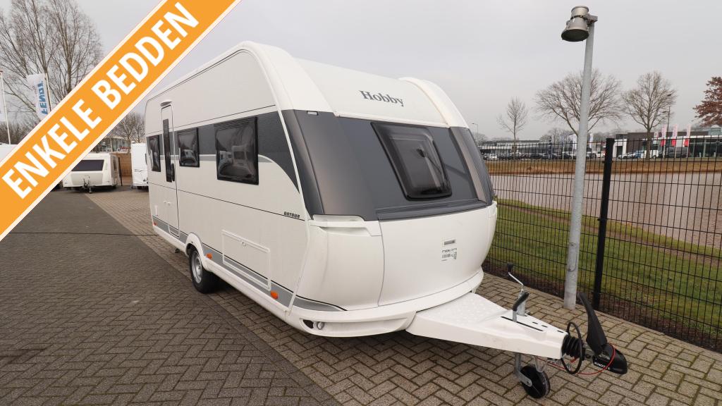 Hobby On Tour 460 DL BJ. 2026 Enkele bedden / 1500 kg as, Caravans en Kamperen, Caravans, Standaardzit, Hobby, Bedrijf, 4 tot 5 meter