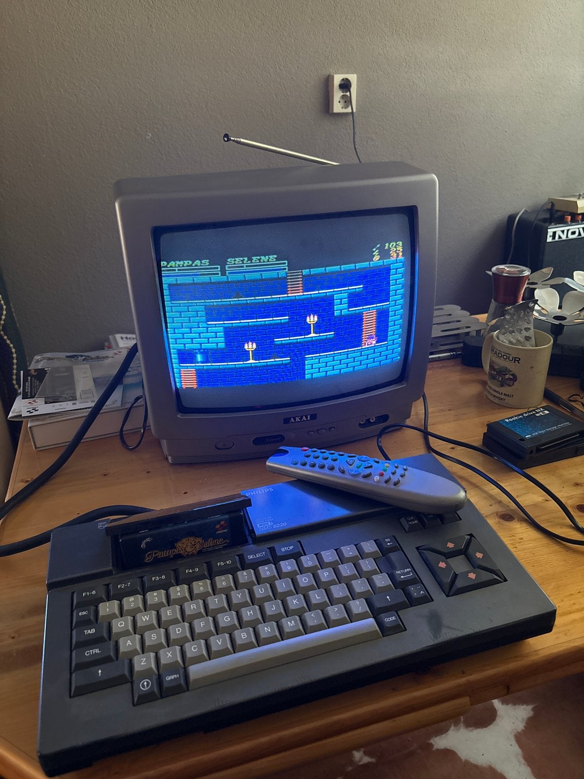 Akai CRT TV - Ideaal voor retro gaming, Ophalen, Gebruikt, 50 Hz, HD Ready (720p)
