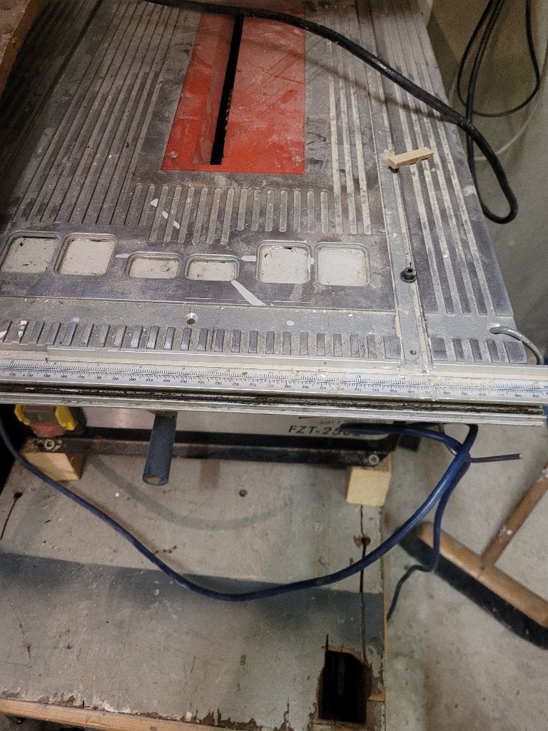 ZAAGTAFEL, Gebruikt, Cirkelzaag, 70 mm of meer, 600 tot 1200 watt