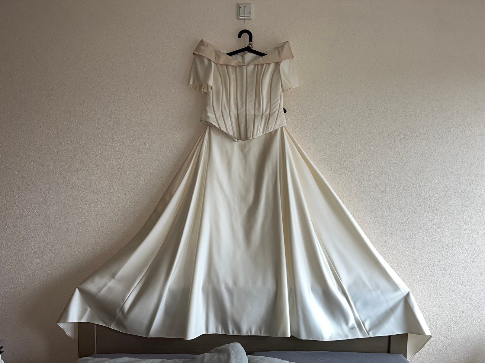 Trouwjurk maat 40 - 42 ivoor met beige/creme, Ophalen of Verzenden, Zo goed als nieuw, Beige, Trouwjurk