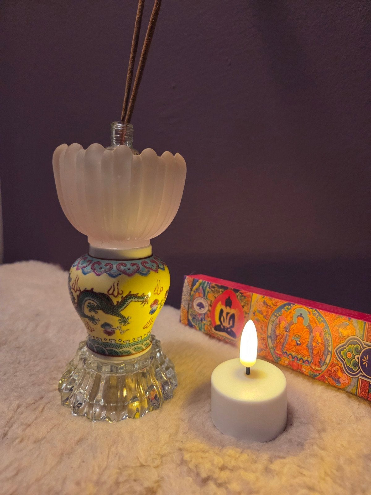 Unieke upcycled wierookhouder met drakenmotief, Meerkleurig, Ophalen of Verzenden, Glas, Oosters