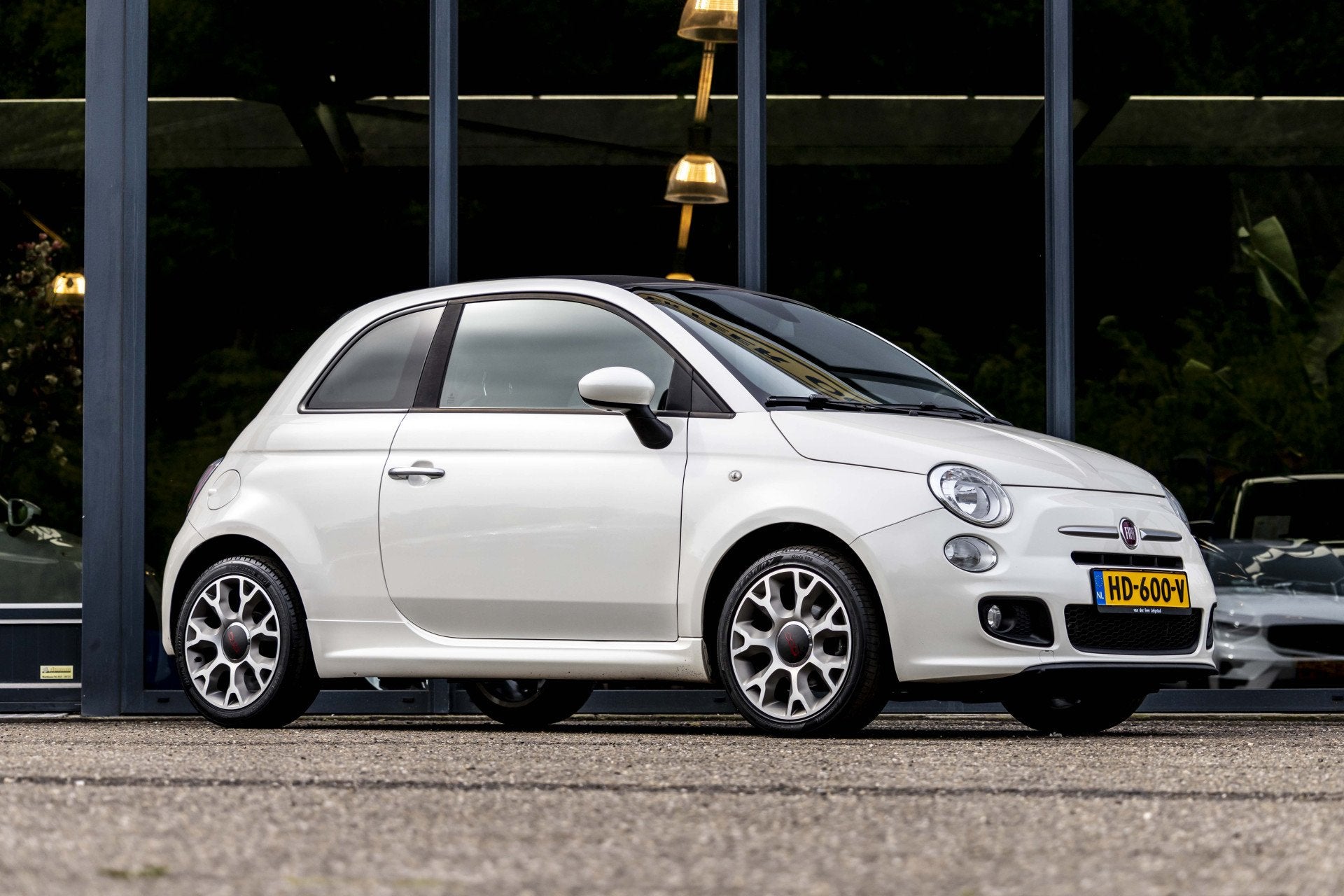 Fiat 500C 0.9 TwinAir Turbo Lounge Cabrio (bj 2015), Auto's, Gebruikt, Wit, Bedrijf, Handgeschakeld
