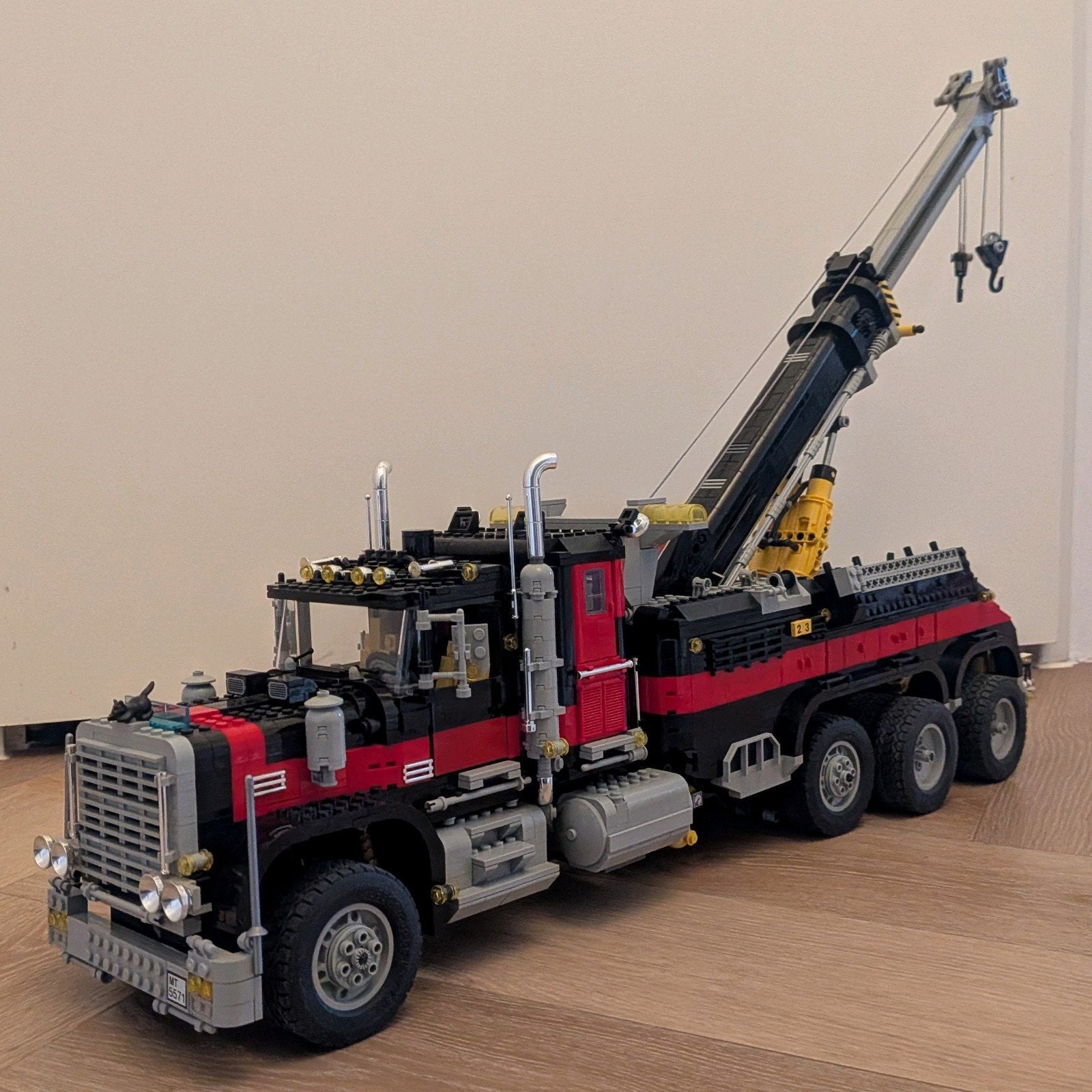 Lego 5571 Giant Truck & Grazi Tow Truck MOC, Ophalen of Verzenden, Zo goed als nieuw