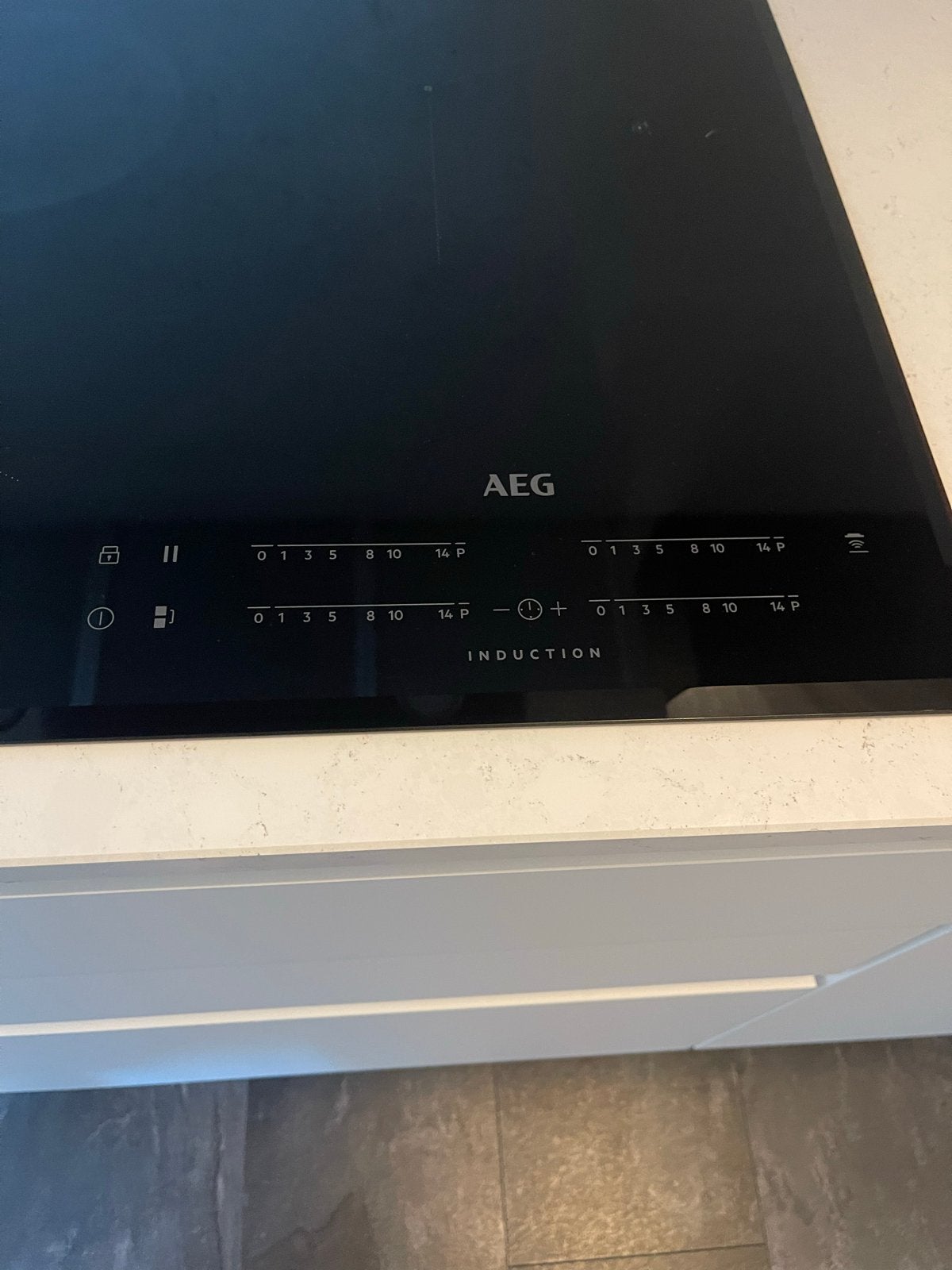 AEG Inductiekookplaat ILB84443CB met Hob2Hood afzuigkap, Ophalen, 60 cm of meer, 4 kookzones, Zo goed als nieuw