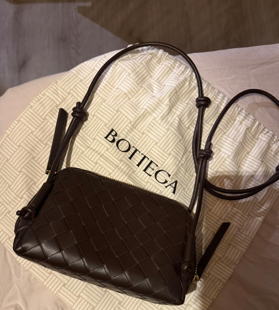 Bottega Veneta Concert Pouch, Ophalen of Verzenden, Zo goed als nieuw, Bruin, Handtas
