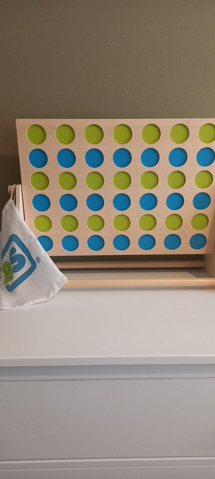 Houten Vier op een Rij spel van BS Toys, groot formaat., Een of twee spelers, Ophalen of Verzenden, Zo goed als nieuw, BS Toys